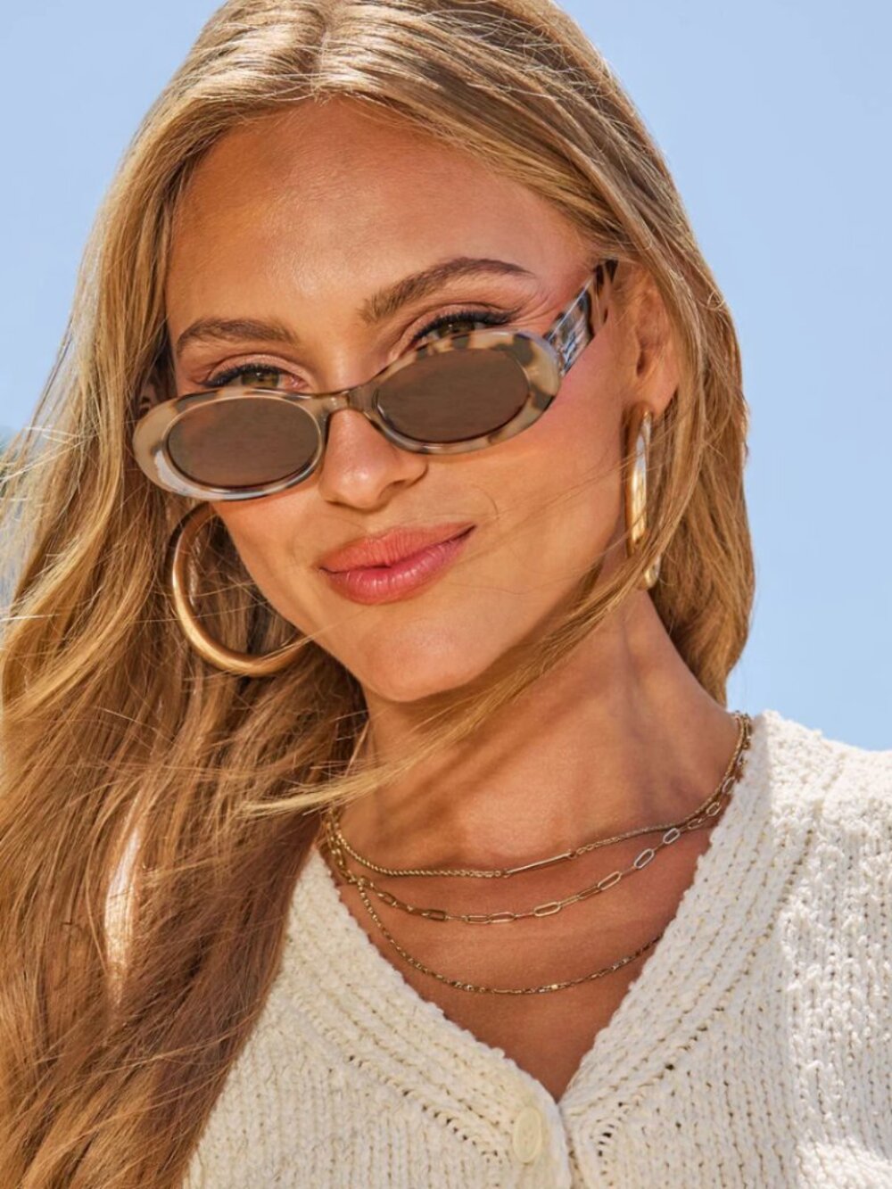 Reyes Tortoise Oval Sunglasses | Vici - Picture 2 of 2